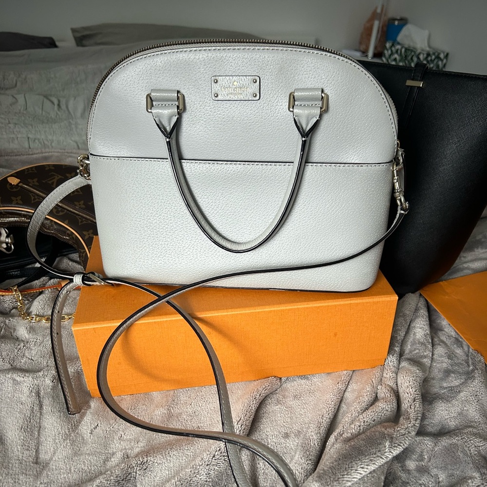Kate Spade Alma Purse Grey colour